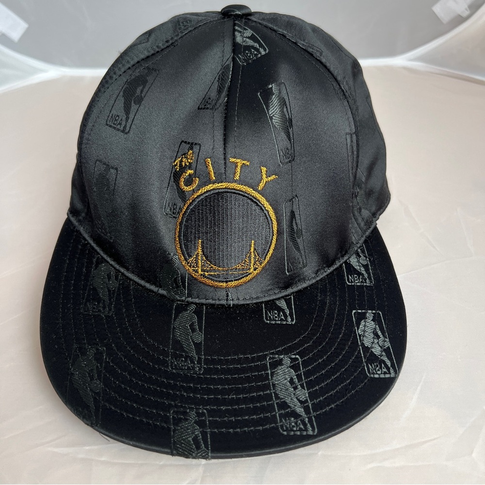 Golden State Warriors Fitted Hat 7 1/8 Black NBA City Snapback Style Cap